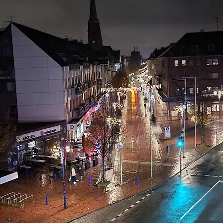 Naehe Duesseldorf Messe Expo, Airport, Train Station アパート *