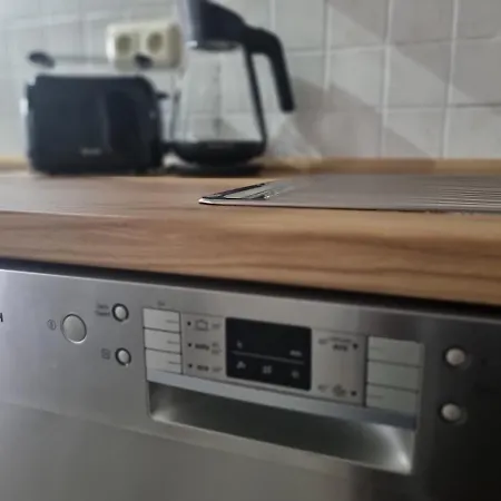 Naehe Duesseldorf Messe Expo, Airport, Train Station アパート *