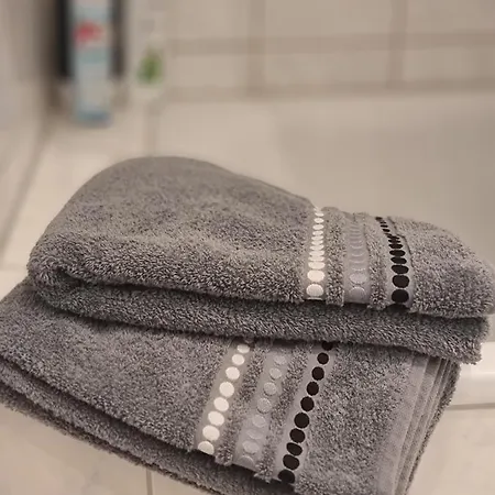 Naehe Duesseldorf Messe Expo, Airport, Train Station アパート *